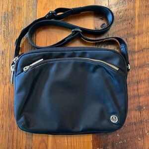 Lululemon City Adventurer crossbody Black